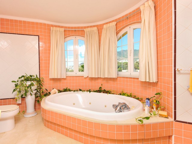 4 Schlafzimmer Villa in Benalmadena
