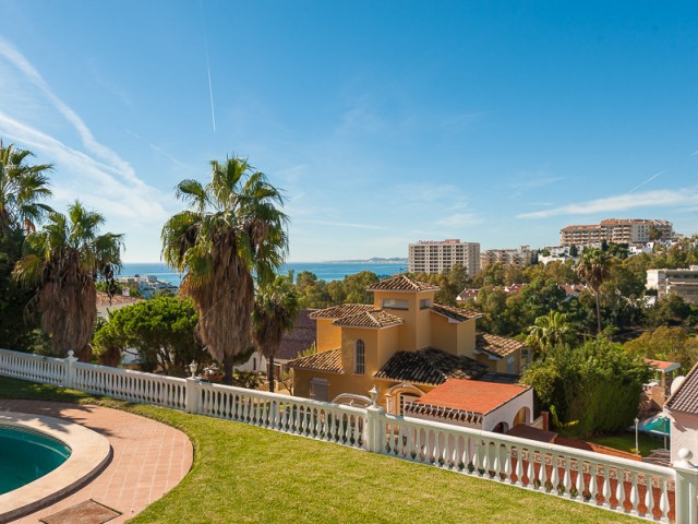 4 Schlafzimmer Villa in Benalmadena