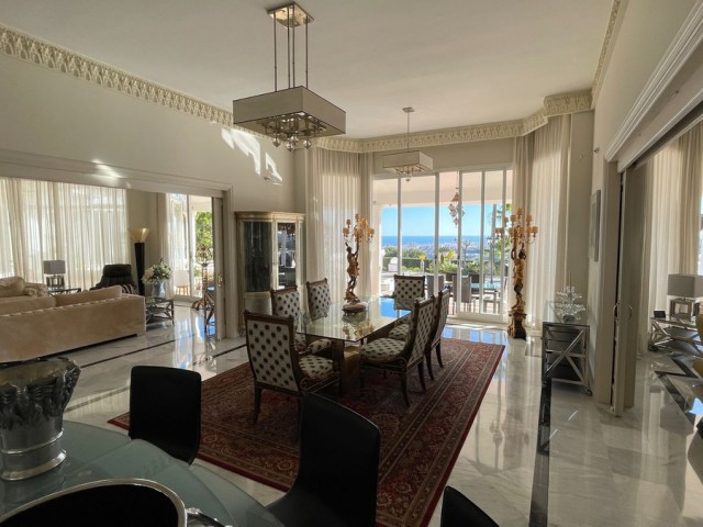 5 Bedrooms Villa in Mijas