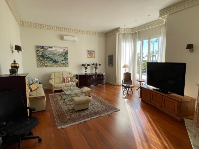 5 Bedrooms Villa in Mijas