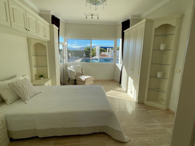 5 Bedrooms Villa in Mijas