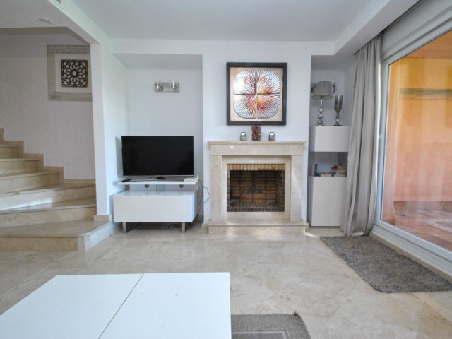 Maison mitoyenne, Cabopino, R4952701