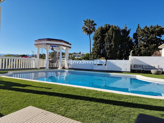 5 Slaapkamer Villa in El Chaparral