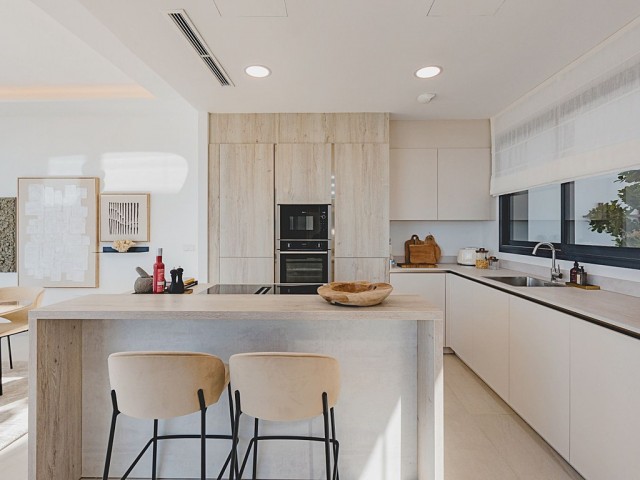 4 Bedrooms Villa in Marbella