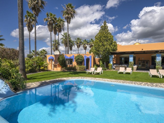 9 Soveroms Villa i Alhaurín el Grande