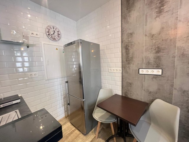 Commercial avec 4 Chambres  à Málaga