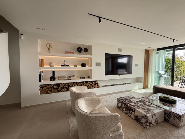 4 Bedrooms Townhouse in Benahavís