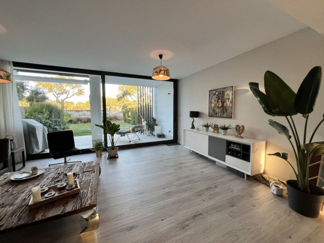 Maison mitoyenne avec 3 Chambres  à San Roque Club