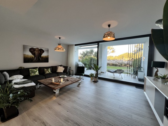 Maison mitoyenne avec 3 Chambres  à San Roque Club