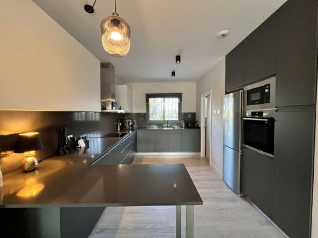 Maison mitoyenne avec 3 Chambres  à San Roque Club