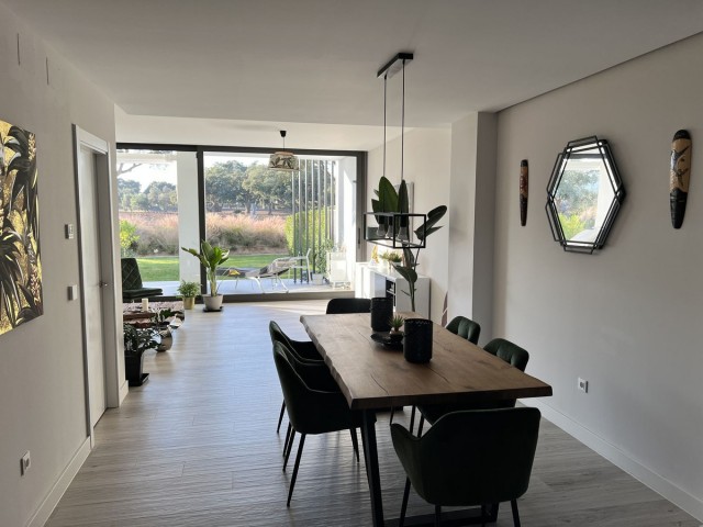 Maison mitoyenne avec 3 Chambres  à San Roque Club