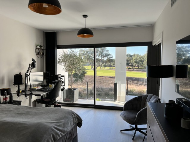 Maison mitoyenne avec 3 Chambres  à San Roque Club