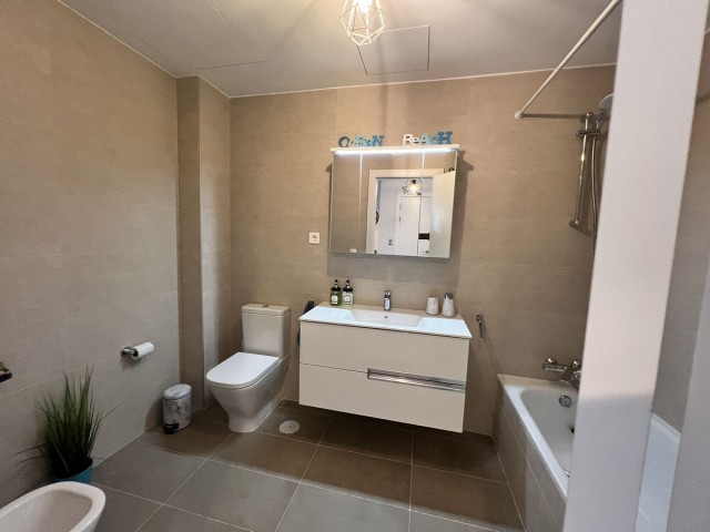 Maison mitoyenne avec 3 Chambres  à San Roque Club