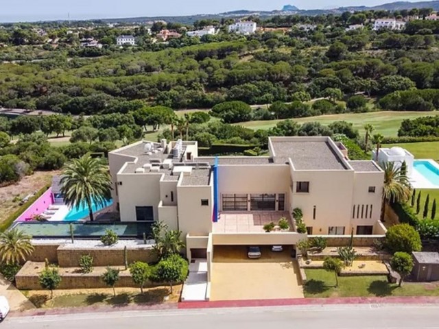5 Makuuhuoneen Huvila Sotogrande Alto