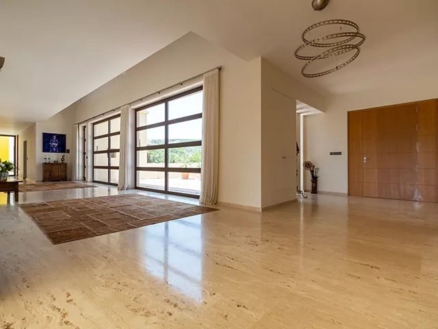 5 Makuuhuoneen Huvila Sotogrande Alto