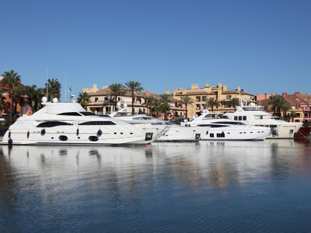 Liikekiinteistö Sotogrande Costa