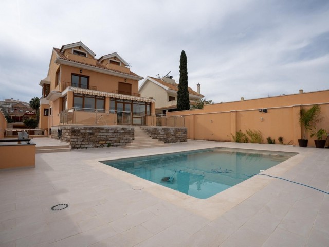 Villa avec 5 Chambres  à Benalmadena Costa
