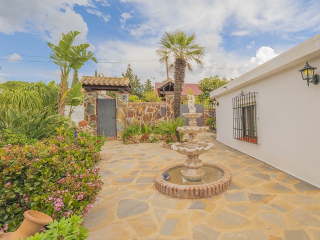 Villa con 3 Dormitorios  en Las Chapas