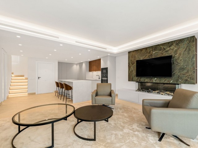 4 Bedrooms Townhouse in New Golden Mile