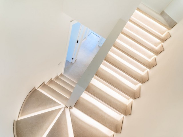 4 Bedrooms Townhouse in New Golden Mile