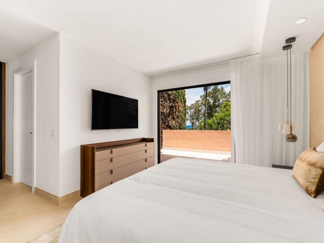 4 Bedrooms Townhouse in New Golden Mile