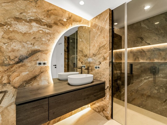 4 Bedrooms Townhouse in New Golden Mile