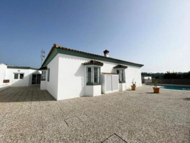Huvila, San Roque, R5006980