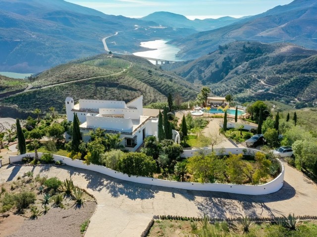 Huvila, Málaga