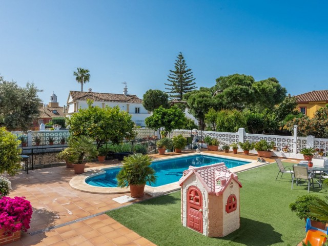 6 Makuuhuoneen Huvila San Pedro de Alcántara