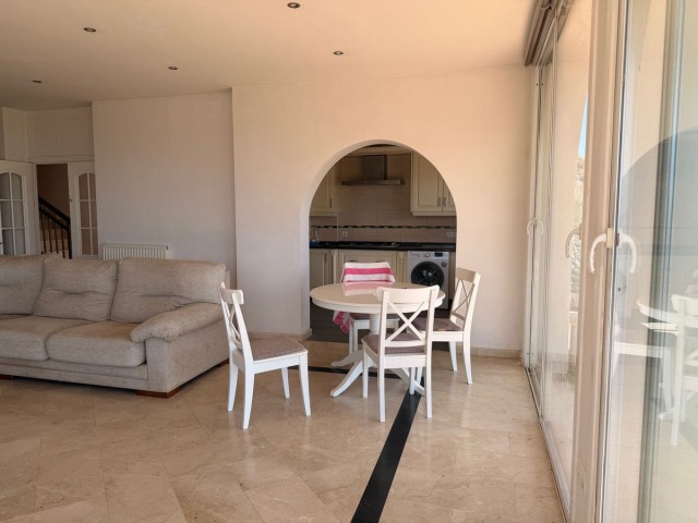Villa con 4 Dormitorios  en Alhaurín el Grande