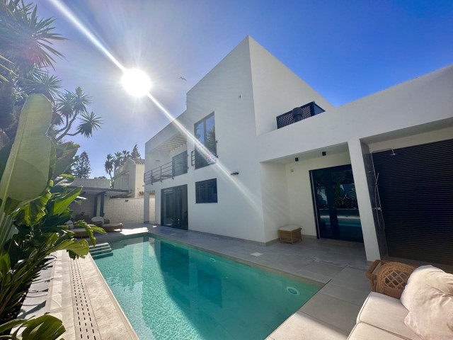 Villa, Puerto Banús