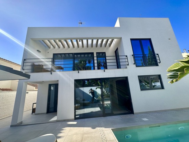 4 Soveroms Villa i Puerto Banús