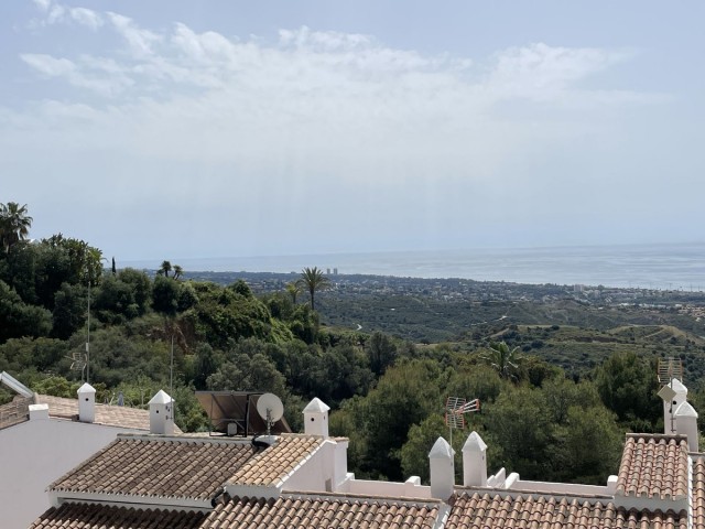 4 Makuuhuoneen Rivitalo Altos de los Monteros