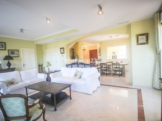 Appartement avec 4 Chambres  à San Roque Club