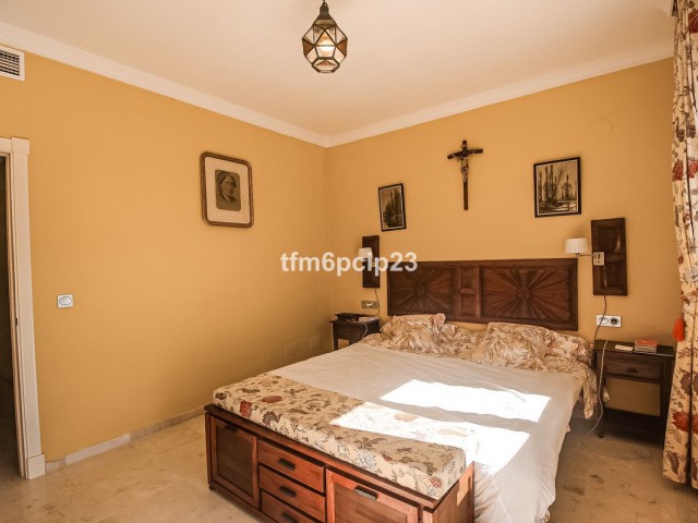 Appartement avec 4 Chambres  à San Roque Club