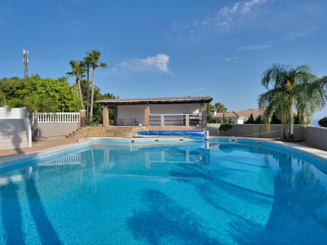 9 Bedrooms Villa in Benalmadena