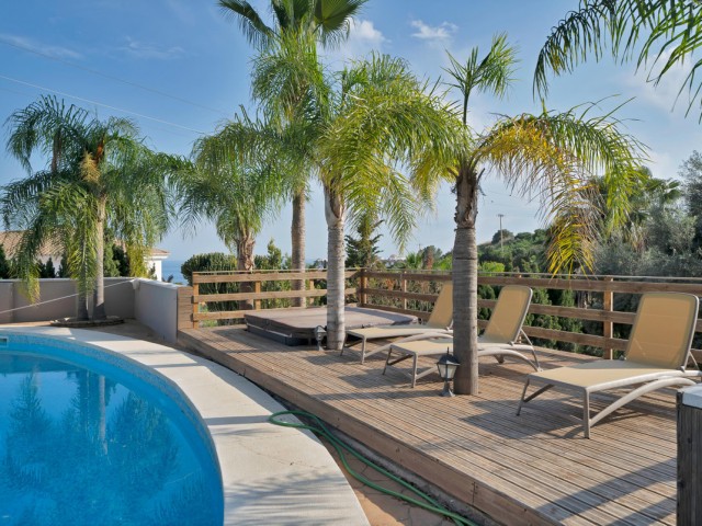 9 Bedrooms Villa in Benalmadena