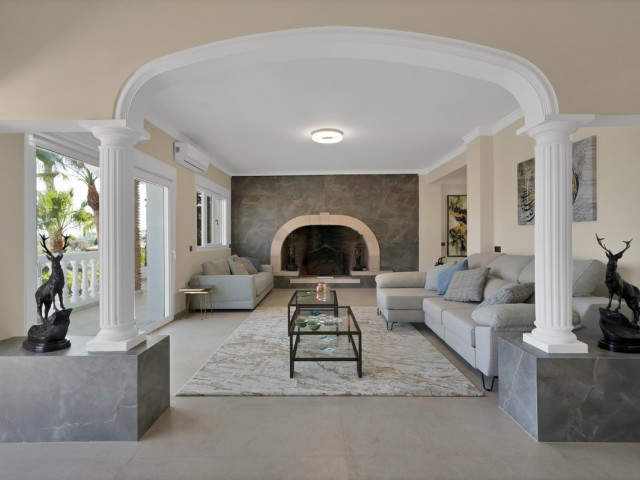 9 Bedrooms Villa in Benalmadena