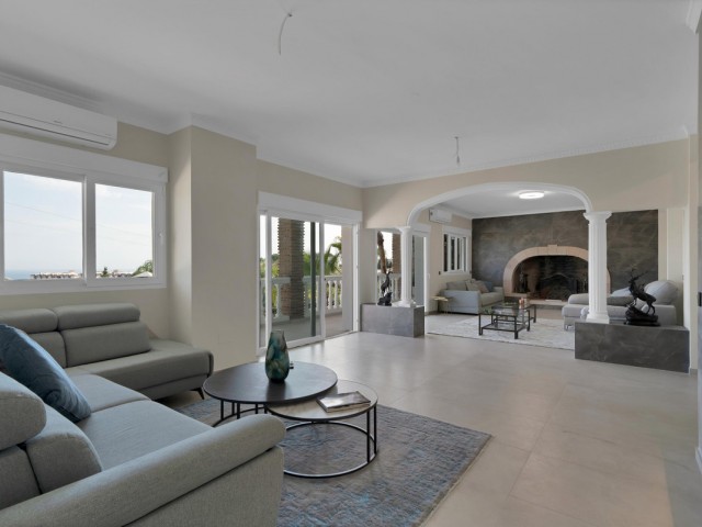 9 Bedrooms Villa in Benalmadena