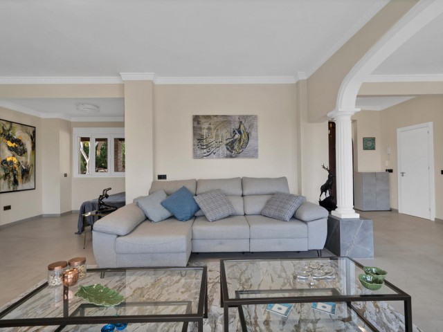 9 Bedrooms Villa in Benalmadena