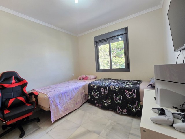 Maison mitoyenne avec 4 Chambres  à Benalmadena Costa