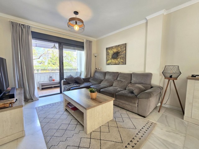 Maison mitoyenne avec 4 Chambres  à Benalmadena Costa