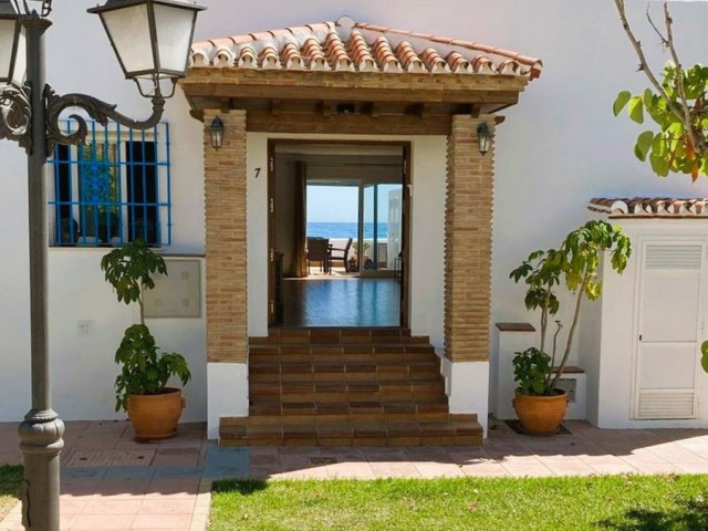 3 Bedrooms Villa in Estepona