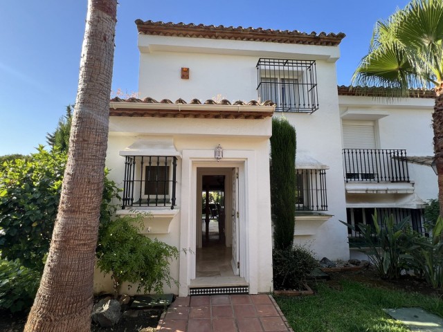 Townhouse El Paraiso - R5063821