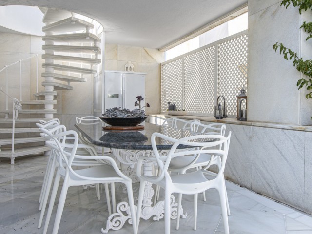 Penthouse avec 3 Chambres  à Puerto Banús
