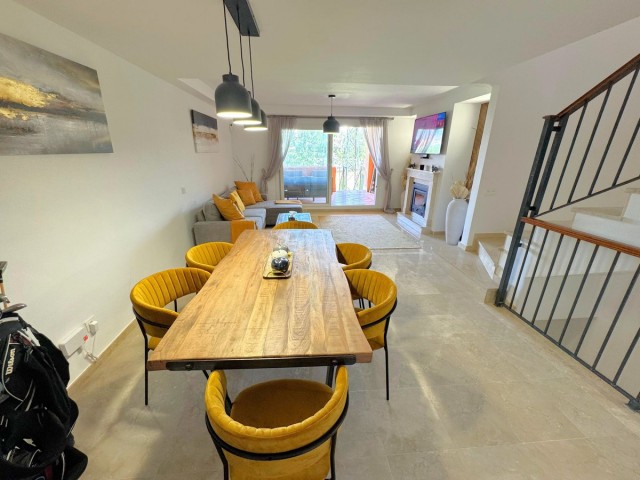 Reihenhaus, Artola, R5072410