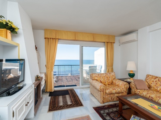 2 Bedrooms Apartment in Calahonda