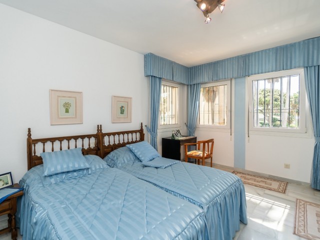 2 Bedrooms Apartment in Calahonda