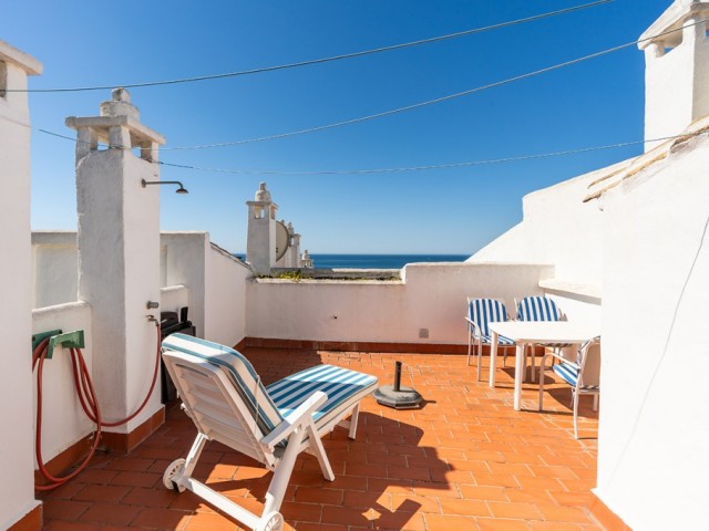 2 Bedrooms Apartment in Calahonda