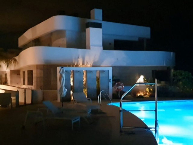 Appartement avec 3 Chambres  à Mijas